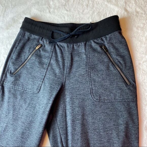 Athleta Gray Flux Street Joggers Size Small - Picture 6 of 12